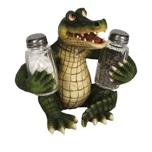 Alligator Salt & Pepper Holder